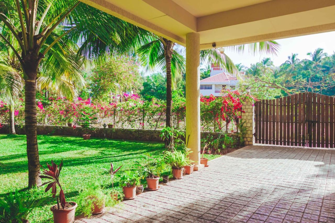 Saffronstays La Casa Maestro, Kashid - Spanish-Style Luxury Villa Near Kashid Beach Exterior photo