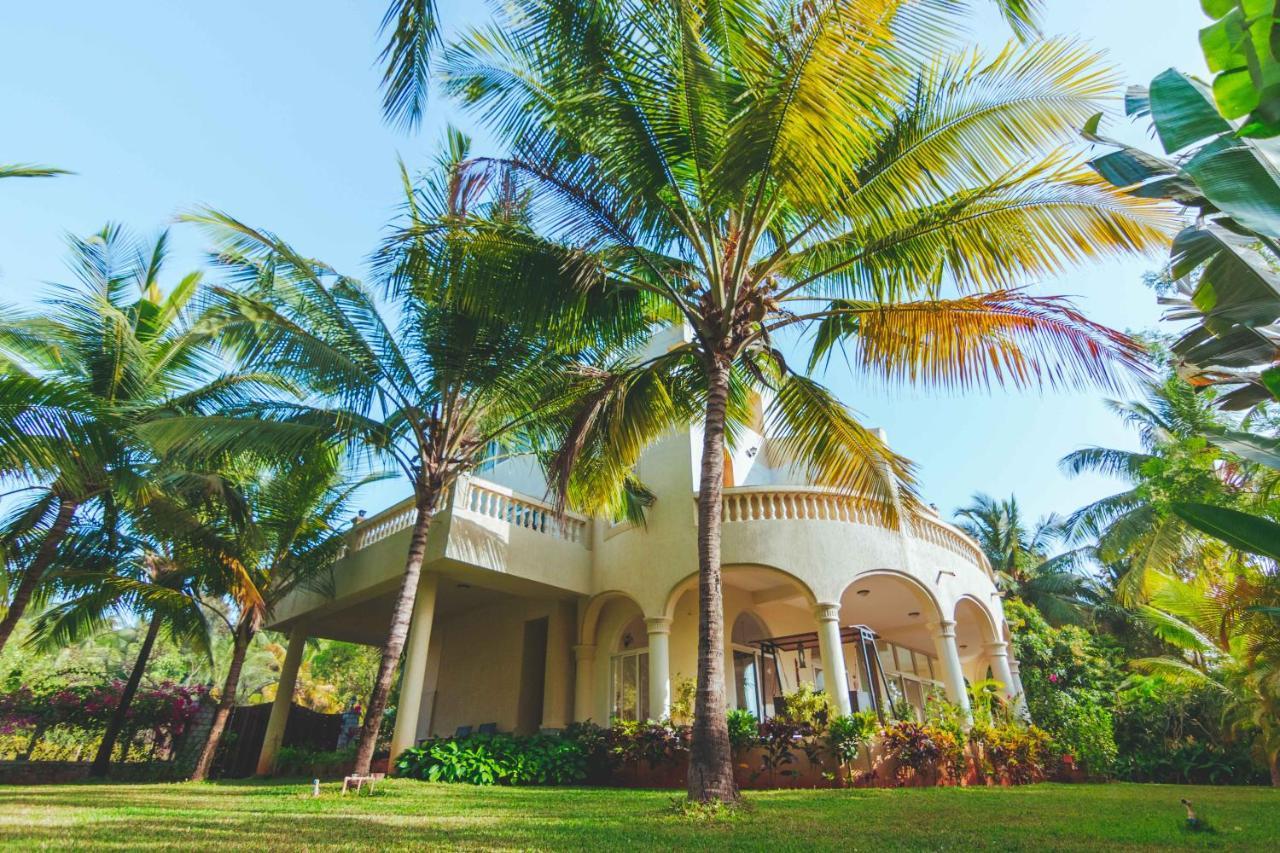 Saffronstays La Casa Maestro, Kashid - Spanish-Style Luxury Villa Near Kashid Beach Exterior photo